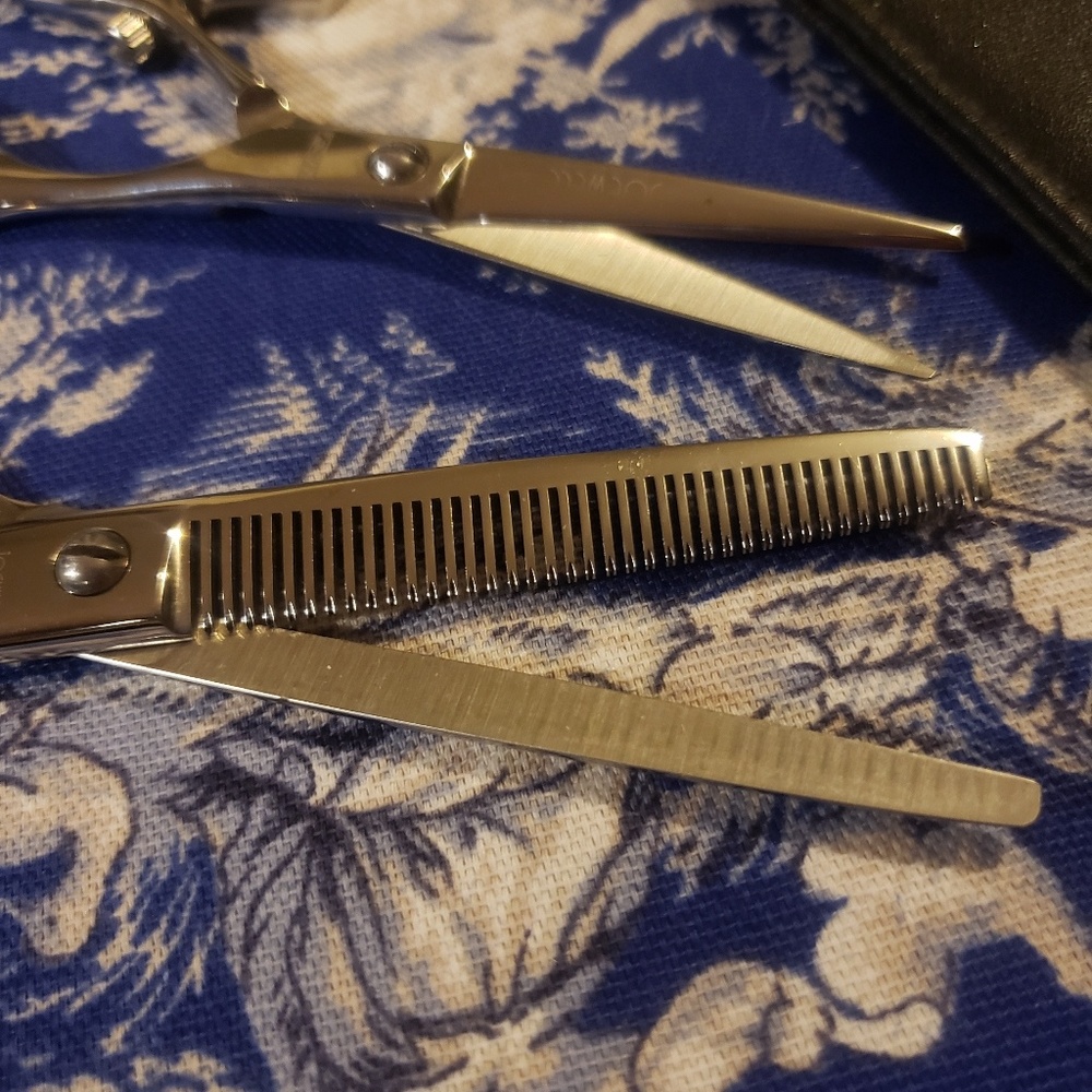Joelle swivel thumb sheers and texure sheers